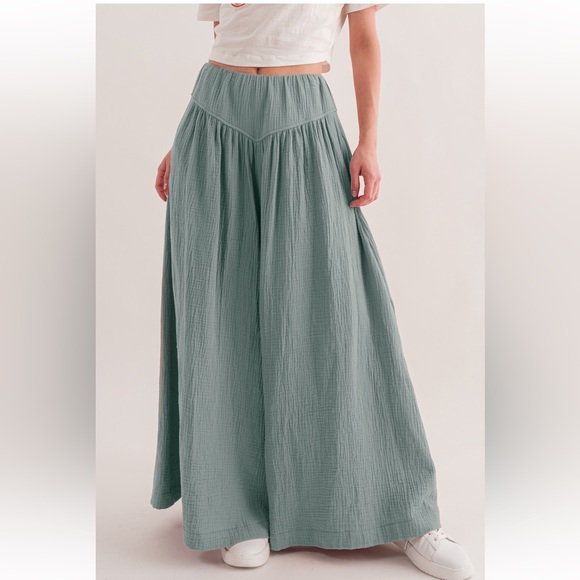 ShopEvelynne Pants - 31 Gauze Shirring Detailed Wide Pants